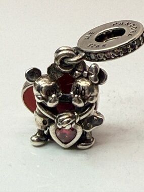 Pandora Disney Mickey Minnie Kiss Dangle Charm 797769CZR